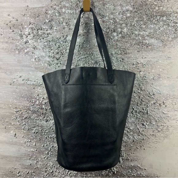 Madewell Handbags - 545 Madewell Black Leather Structured Tote Bag